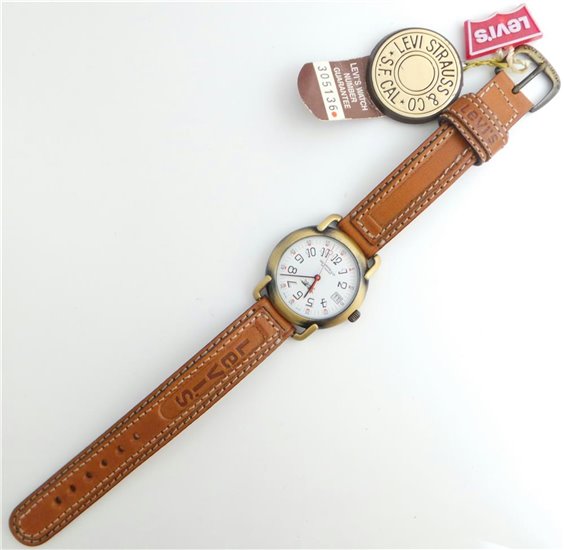 Montre levis femme new arrivals